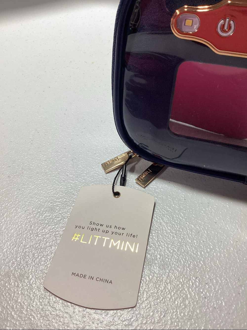 PurseN Littmini lighted mirror case - Picture 3 of 5